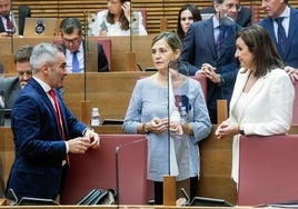 Miguel Barrachina, Elena Bastidas y María José Catalá, en Les Corts.