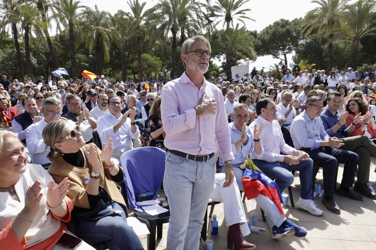 Ayuso participa en un mitin del PP en Valencia