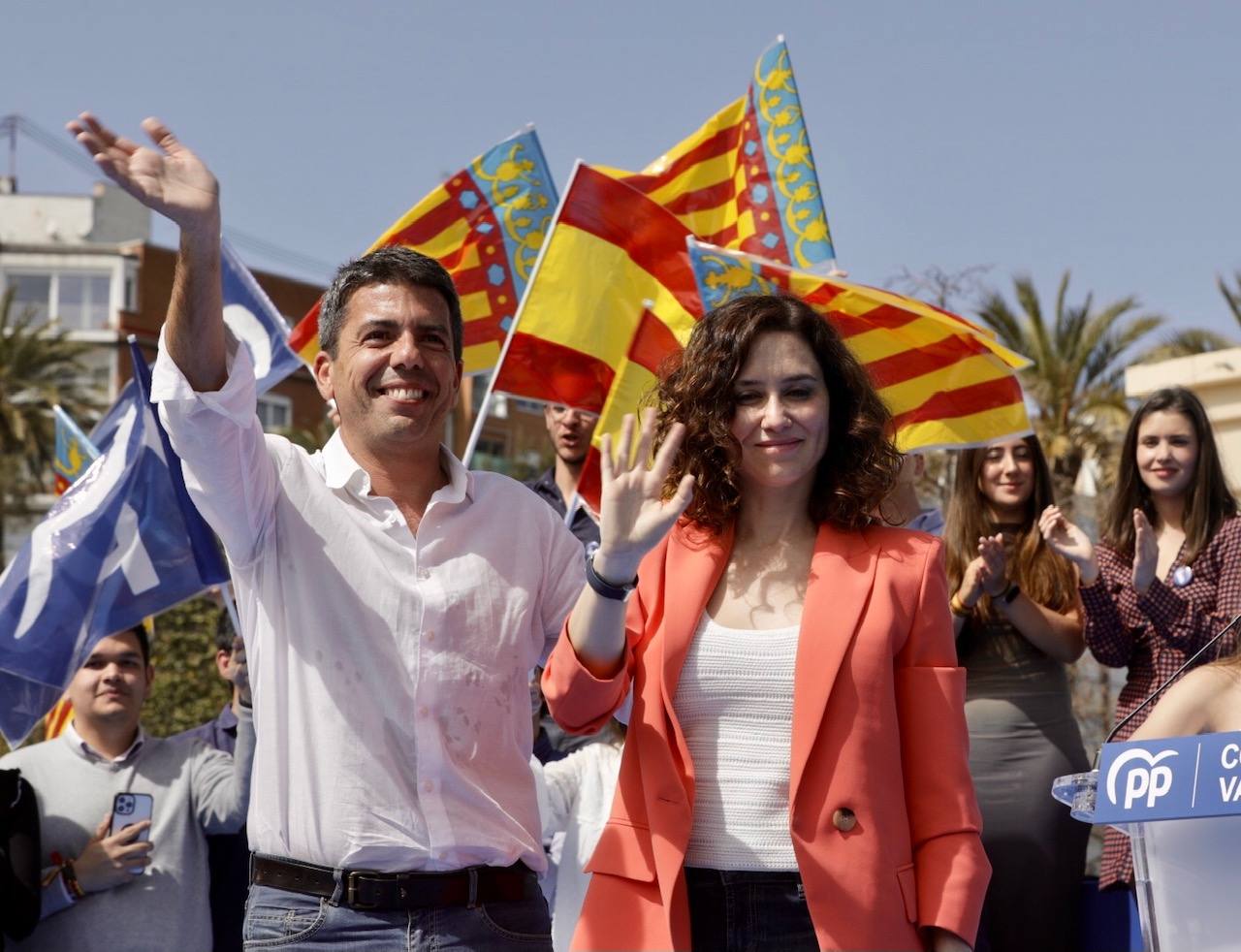 Ayuso participa en un mitin del PP en Valencia