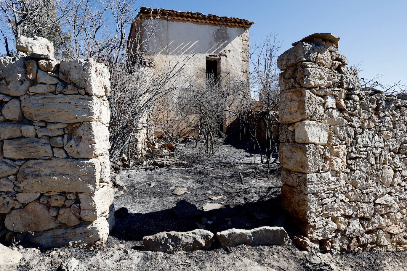 Así ha arrasado el incendio de Castellón con casas, coches y otros bienes materiales