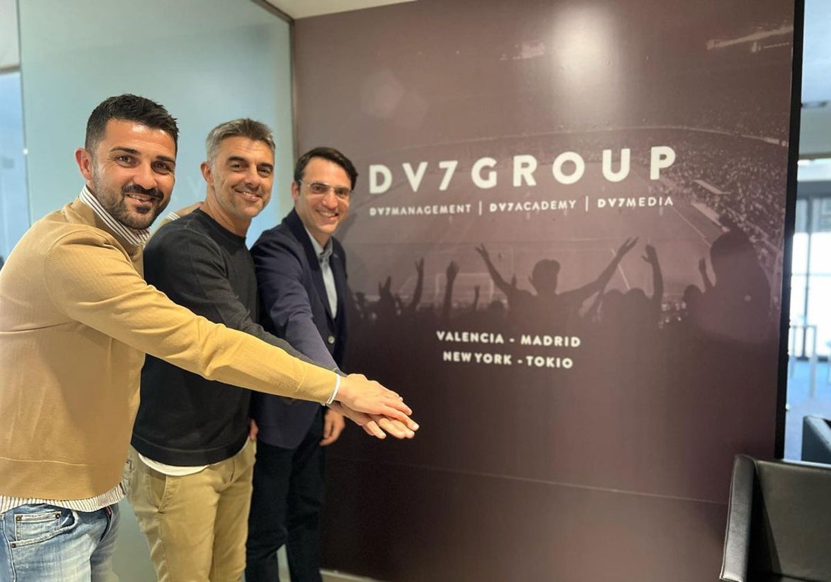 David Villa, junto a Claudio López, en el anuncio de su colaboración publicado en Instagram.