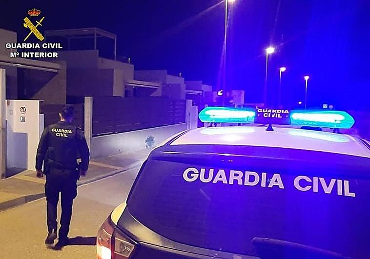 Imagen de archivo de una patrulla de la Guardia Civil.