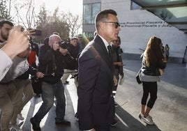 Amadeo Salvo, a su entrada en la Ciudad de la Justicia este miércoles por la mañana.