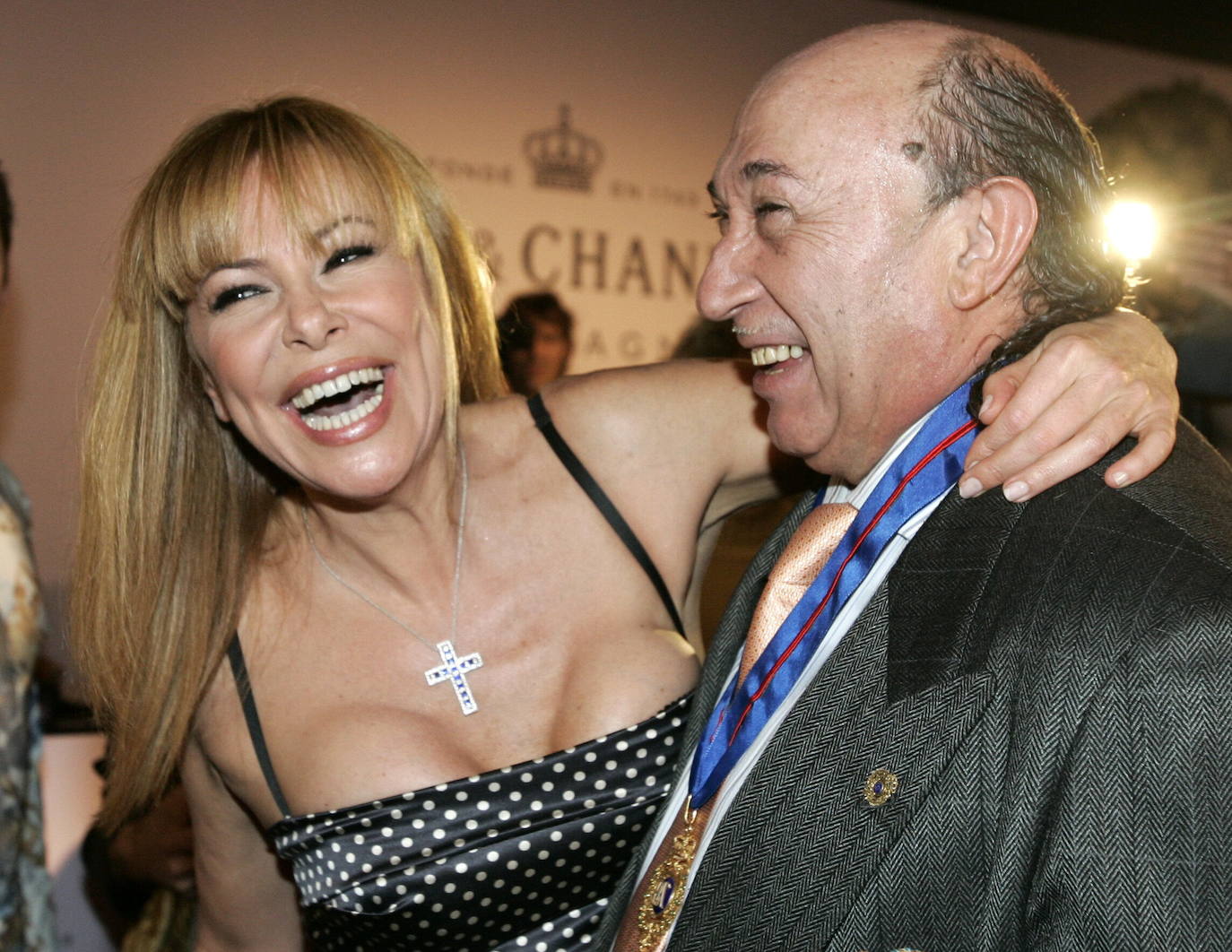 2007. Ana Obregón junto a Francis Montesinos.