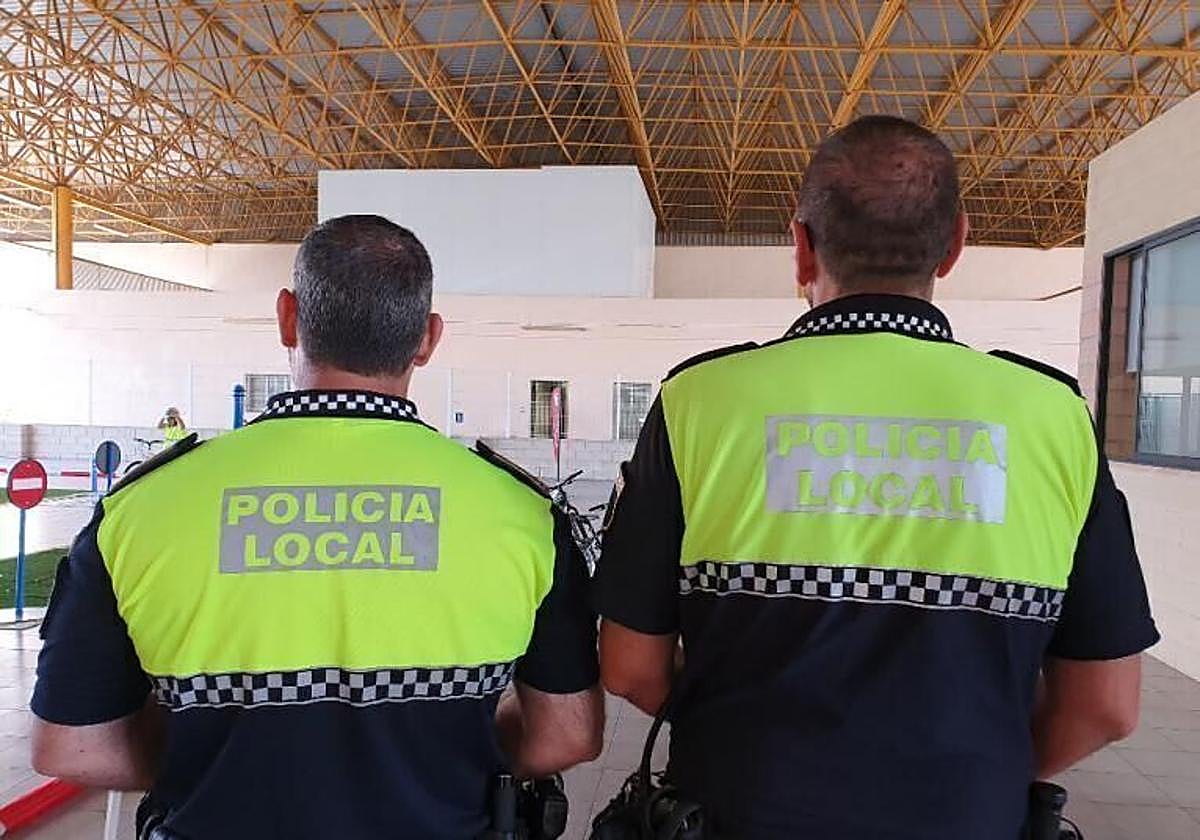 Los agentes procedieron a quedarse con el animal.