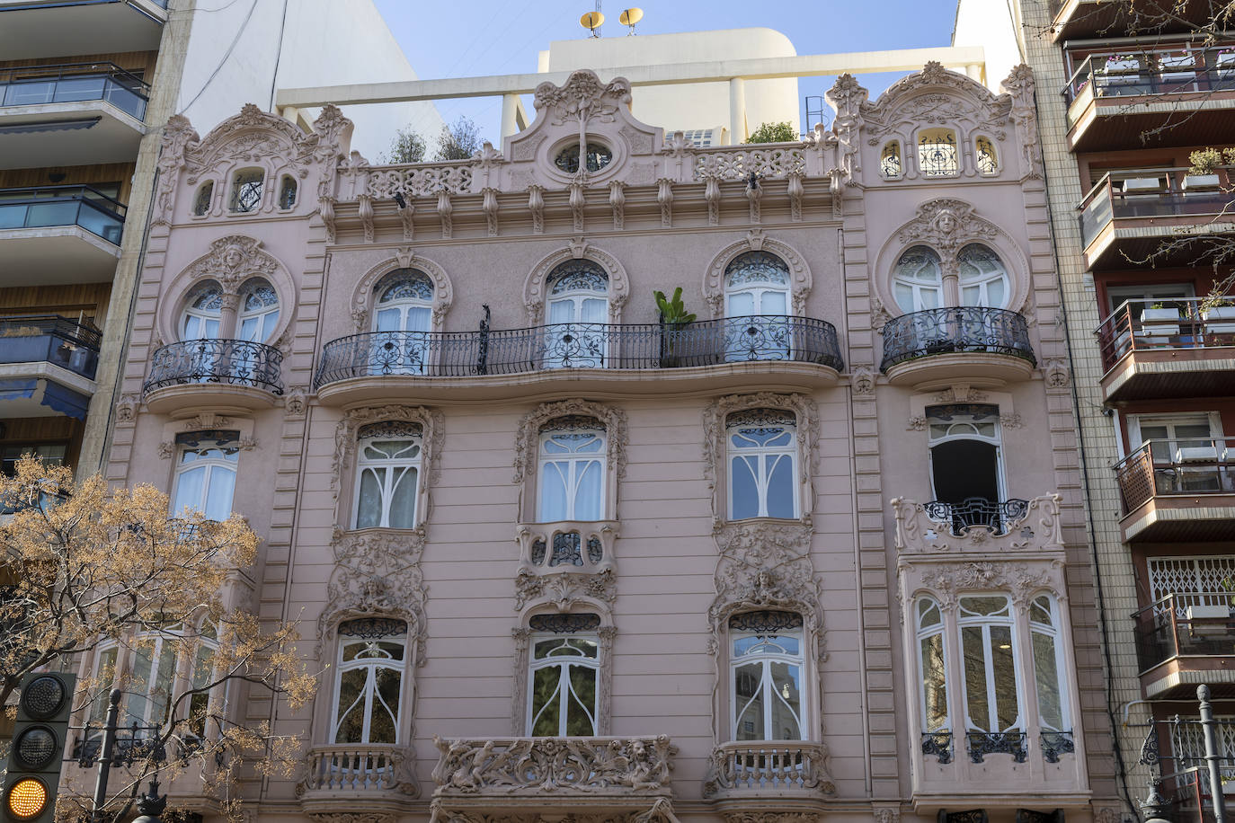 Un paseo por la Gran Vía del Marqués del Turia