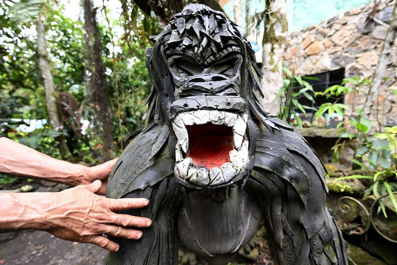 Los gigantes de basura que se convierten en arte