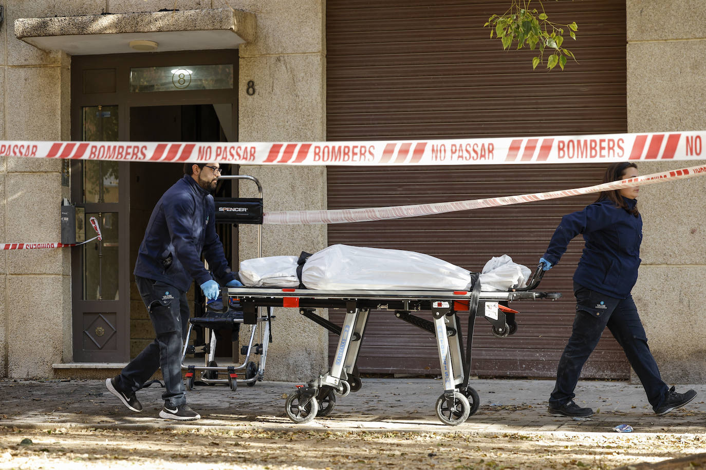 Tres personas mueren en un incendio en Valencia