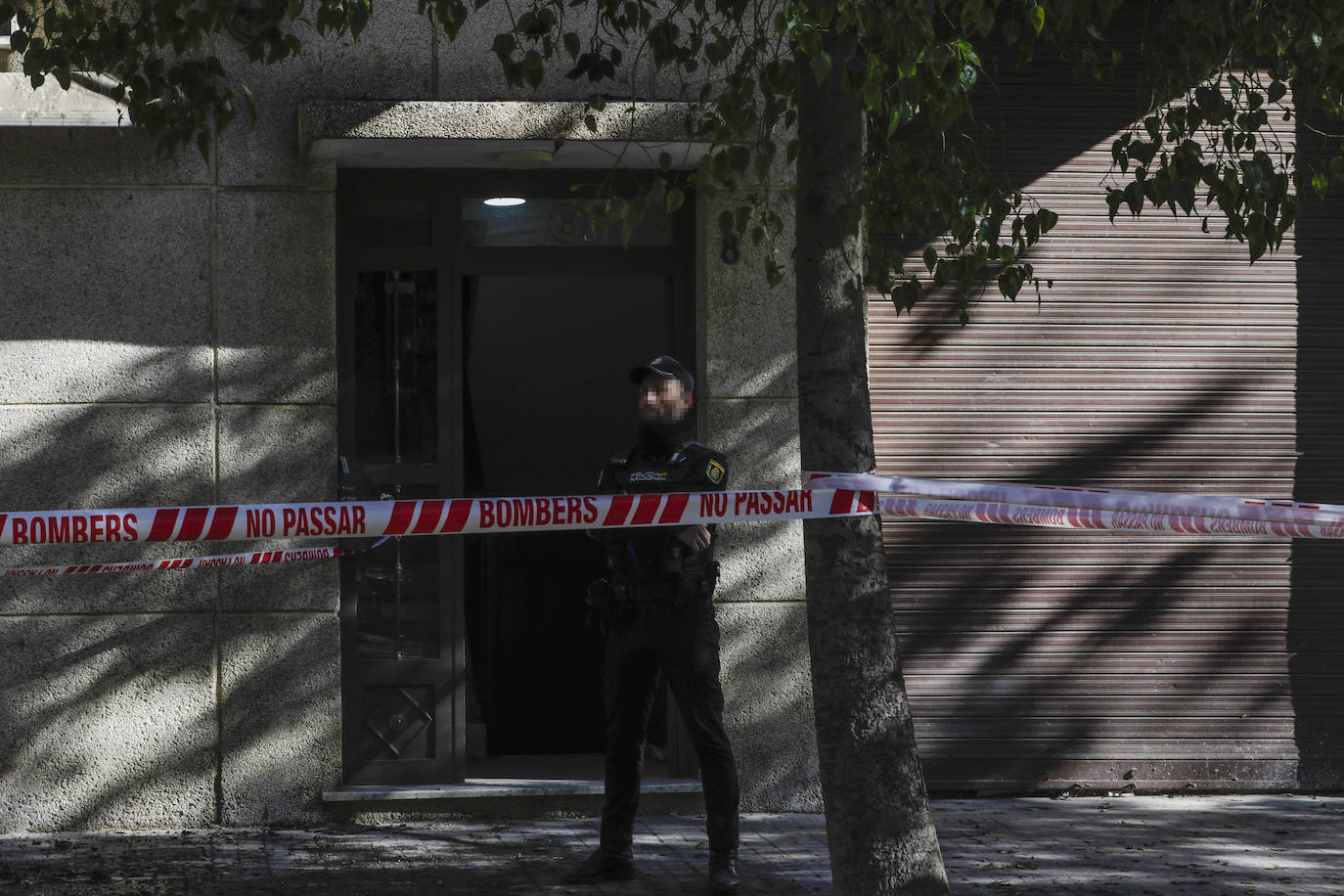 Tres personas mueren en un incendio en Valencia