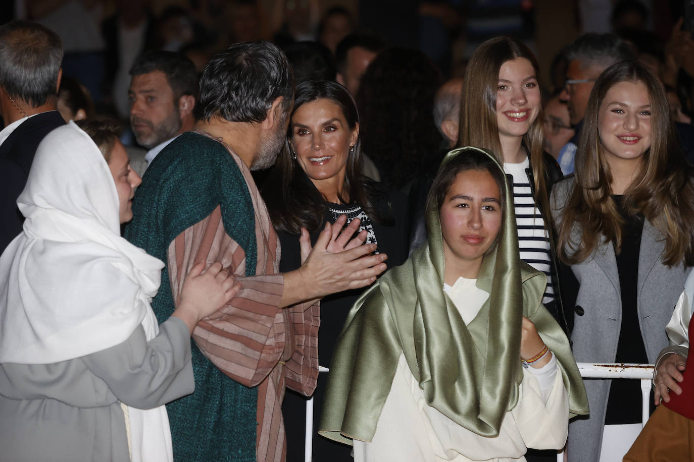 La aparición de los Reyes junto a Leonor y Sofía en la Semana Santa de Chinchón