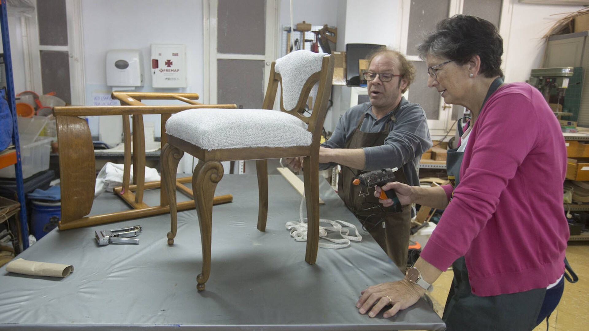 Restauración de antiguos en Valencia | 'boom' de la segunda vida de los muebles |