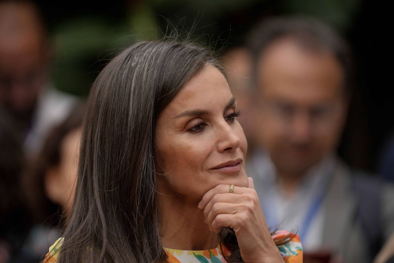 La reina Letizia sorprende con su &#039;look&#039; más multicolor