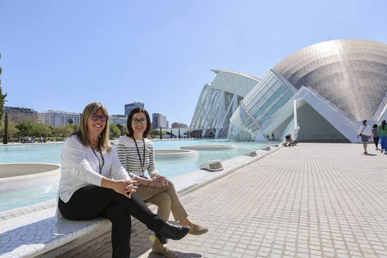 Carmen Ballester y Loles Ballester empezaron a trabajar para l'Hemisfèric antes de su construcción. Hoy continúan en la plantilla de la Ciudad de las Artes y las Ciencias.