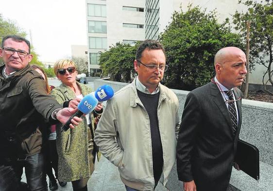 Augusto César Tauroni, en las puertas de la Ciudad de la Justicia.