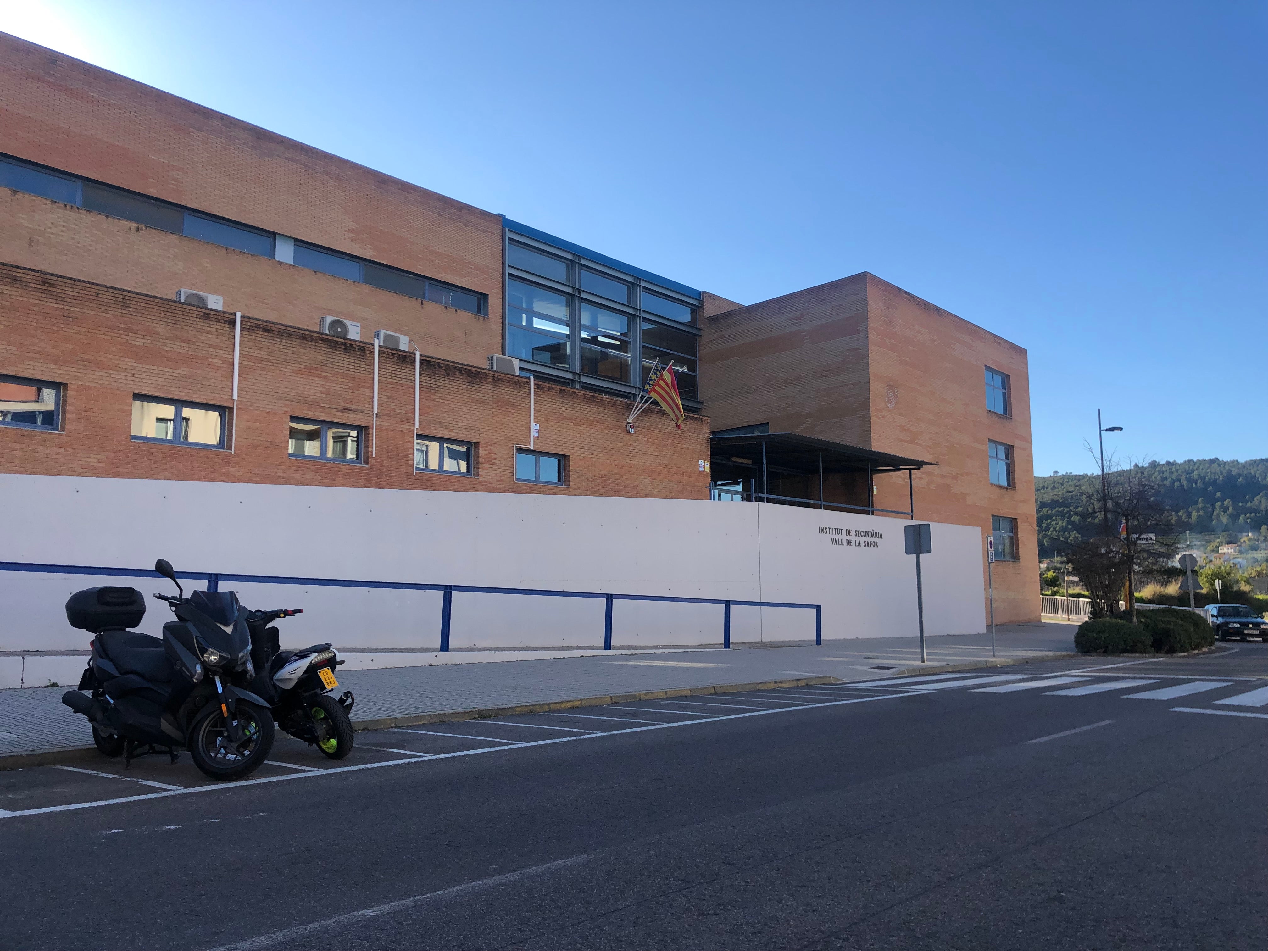 Imagen principal - Vall de la Safor, instituto que se va a ampliar para mil alumnos y tres especialidades de FP: