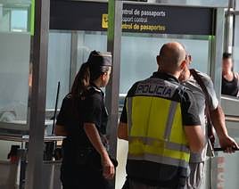 Detenidos tres hombres por robar a viajeros en el aeropuerto de Valencia