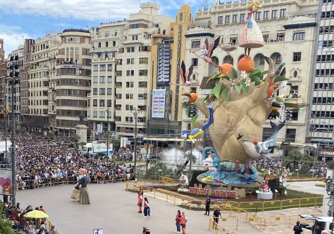 Falla municipal de 2023, obra de Manolo García Lleonart y diseño de Marina Puche.