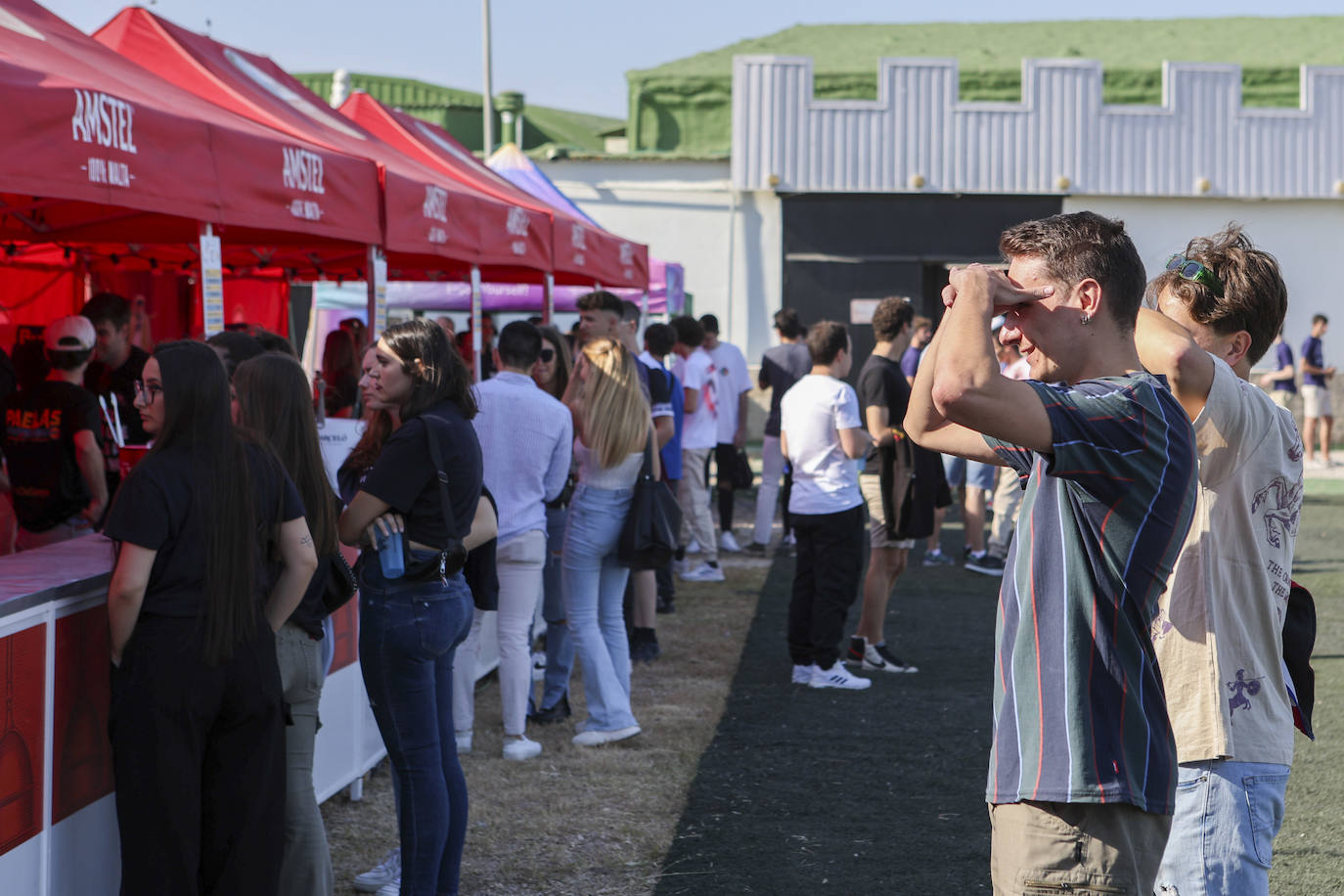 Miles de estudiantes han disfrutado de las paellas universitarias en Pinedo