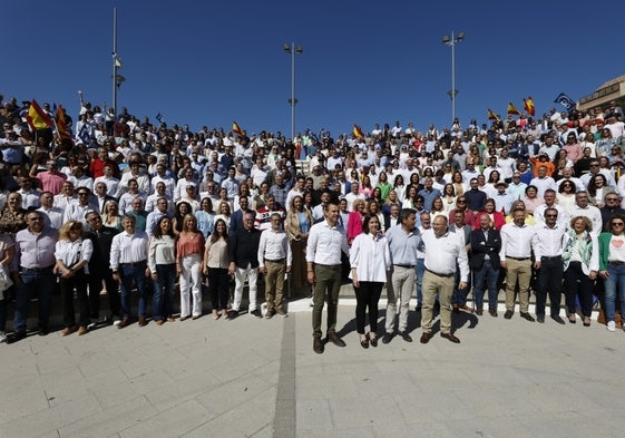 Foto de familia de la presentación de candidatos del PPCV en la provincia de Valencia