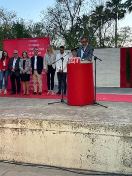 Salom durante el acto de presentación.