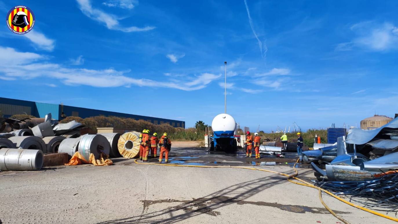 Aparatoso incendio en Sagunto