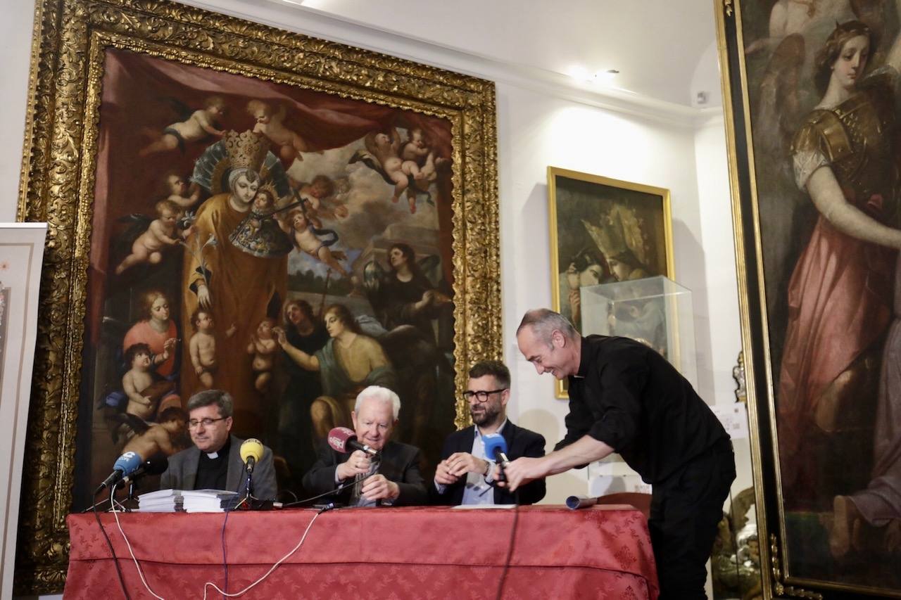 Presentación del programa de actos finales del Año Jubilar del Centenario de la Coronación y de la Fiesta de la Virgen de los Desamparados