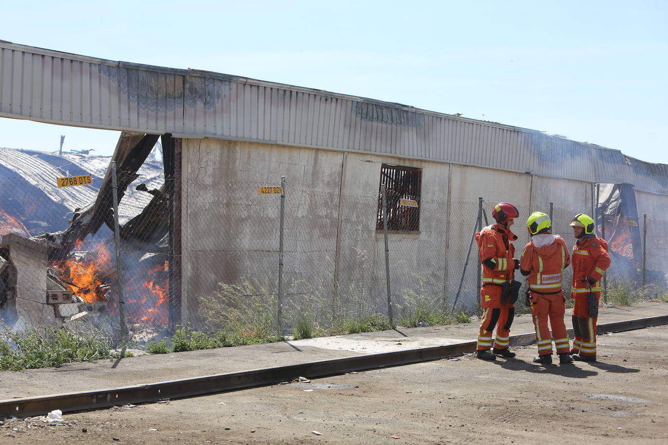 Arde la nave de la empresa que hizo las gradas del Nuevo Mestalla