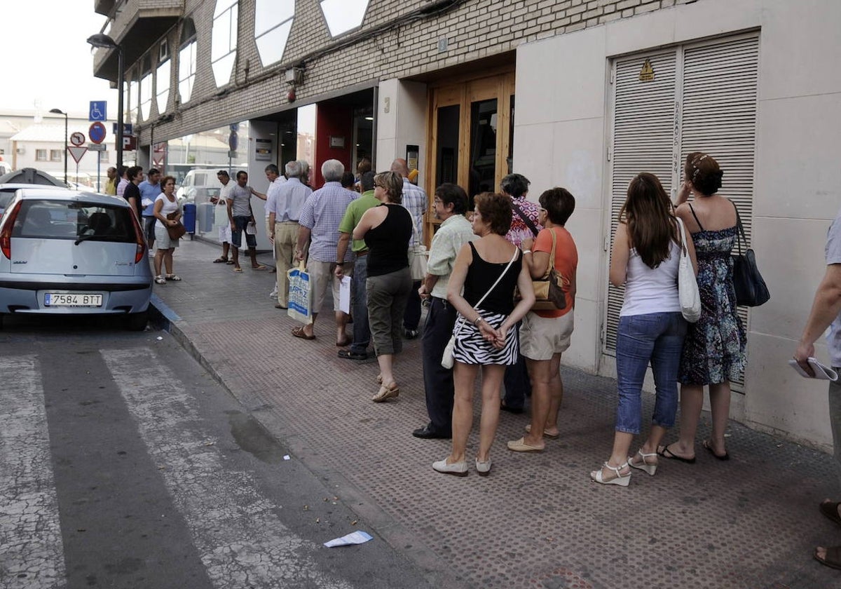 Colas en la Oficina de Empleo