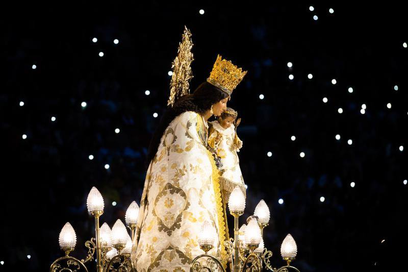 Gran Vigilia por el Centenario de la Coronación de la Virgen de los Desamparados