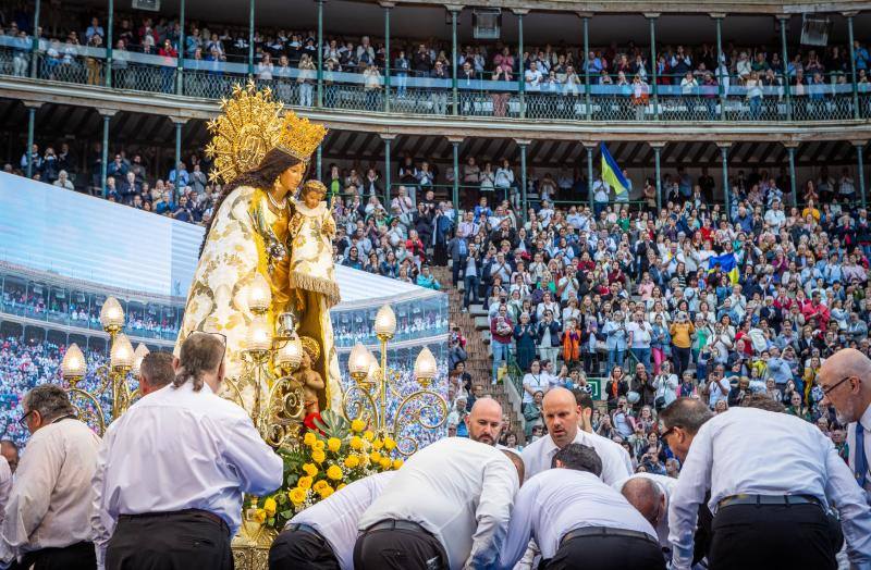 Gran Vigilia por el Centenario de la Coronación de la Virgen de los Desamparados