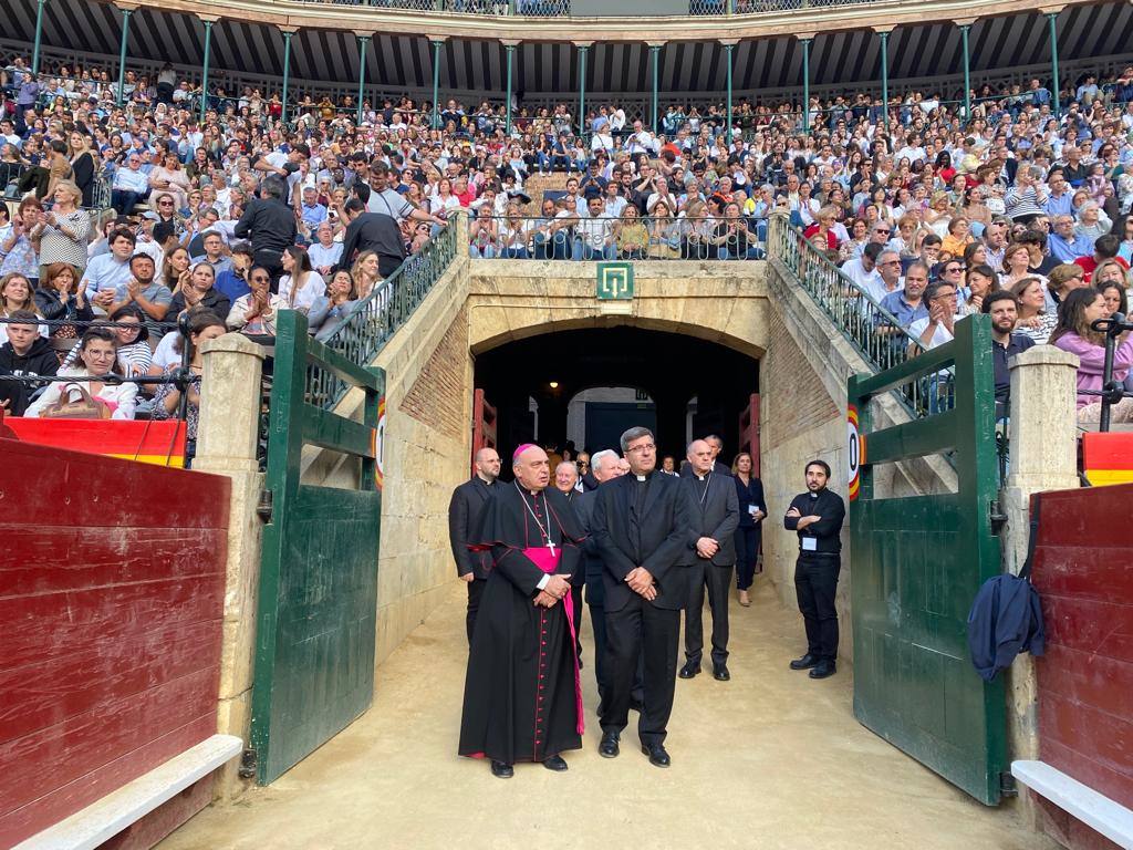 Gran Vigilia por el Centenario de la Coronación de la Virgen de los Desamparados