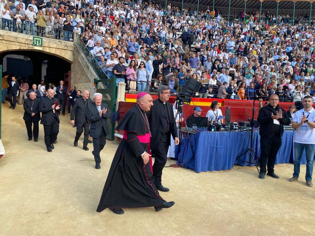 Gran Vigilia por el Centenario de la Coronación de la Virgen de los Desamparados