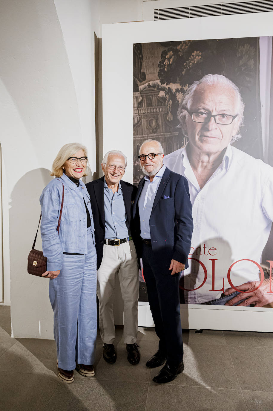 Vicente Colom con el pintor Paco Sebastián y su mujer, Laura Barrachina.