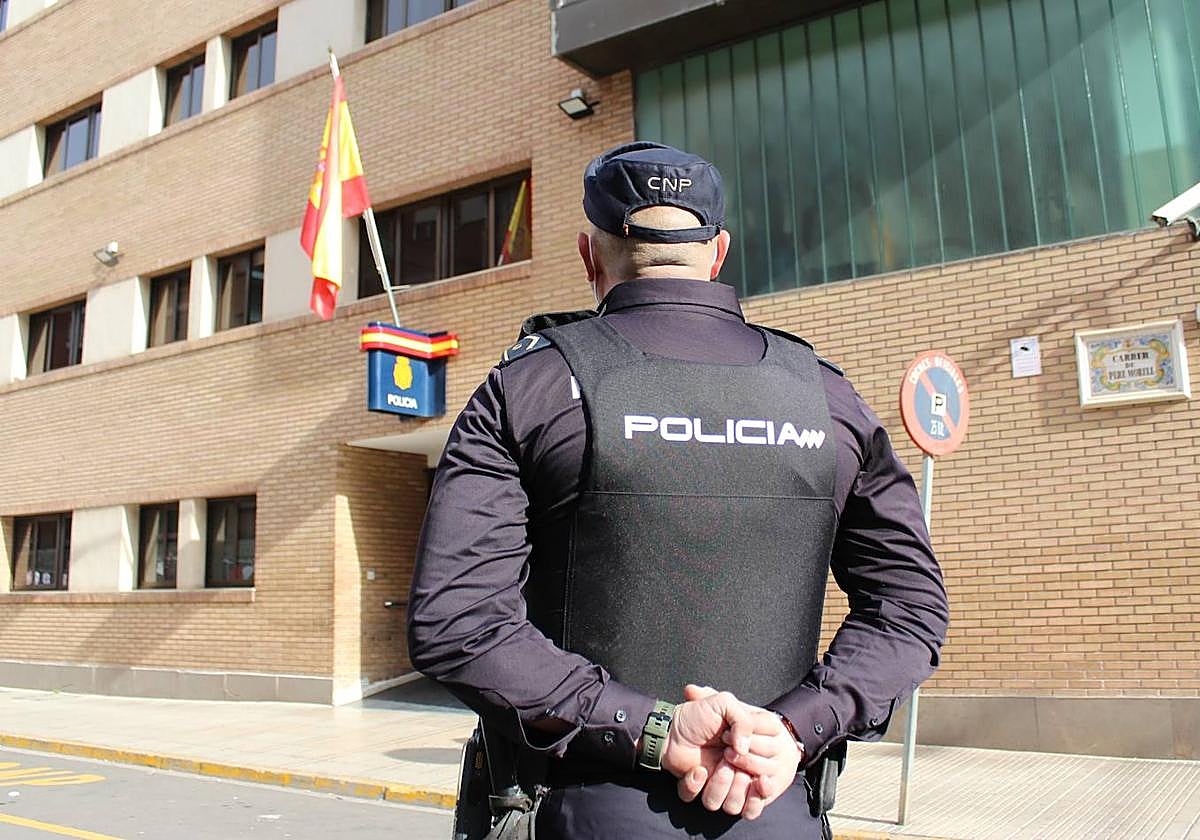 La Policía Nacional ha detenido a la presunta autora de estos hechos.