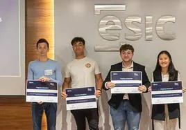 Finalistas del Hackathon BBVA & ESIC: Beyond Barriers