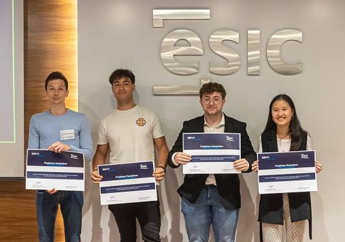 Finalistas del Hackathon BBVA & ESIC: Beyond Barriers