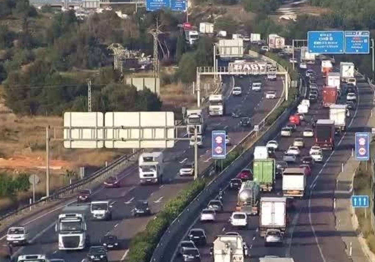 Tráfico en la A-7 en la mañana de este jueves.