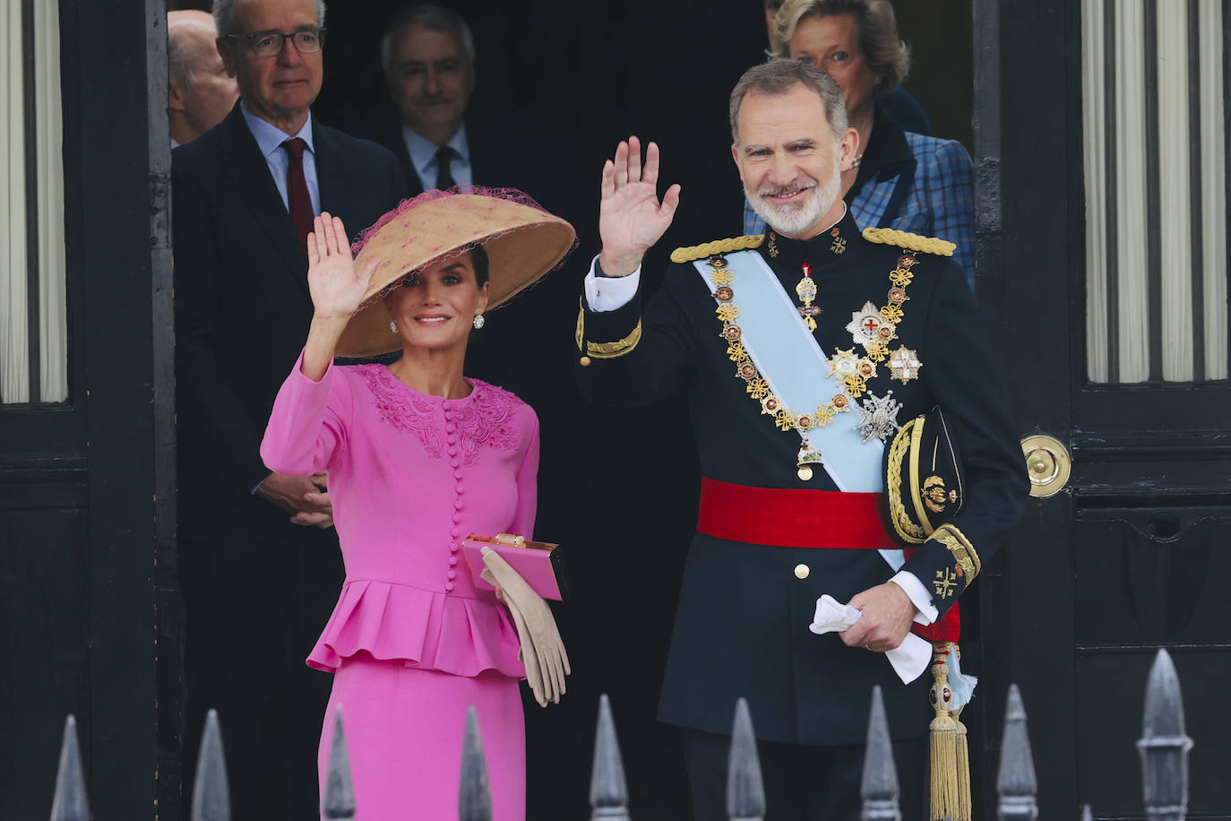 El Espectacular Look De La Reina Letizia En La Coronación De Carlos III ...