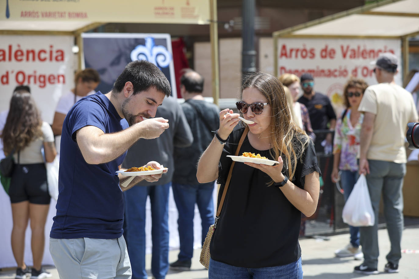 Valencia saborea su gran evento de las paellas