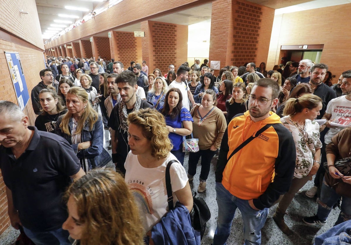 Diez mil valencianos en busca de la estabilidad laboral de Correos