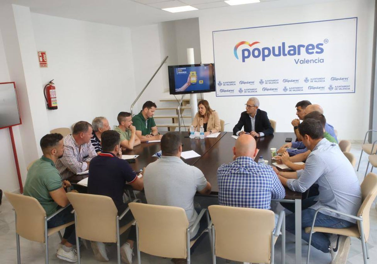 Reunión de la portavoz del PP en Valencia, María José Catalá, con los sindicatos policiales.