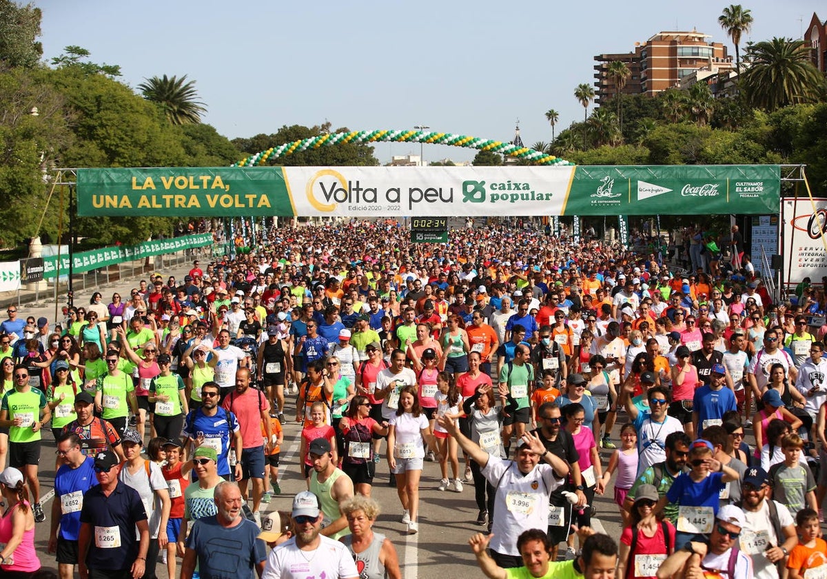 Participantes en la Volta a Peu a València de 2022.