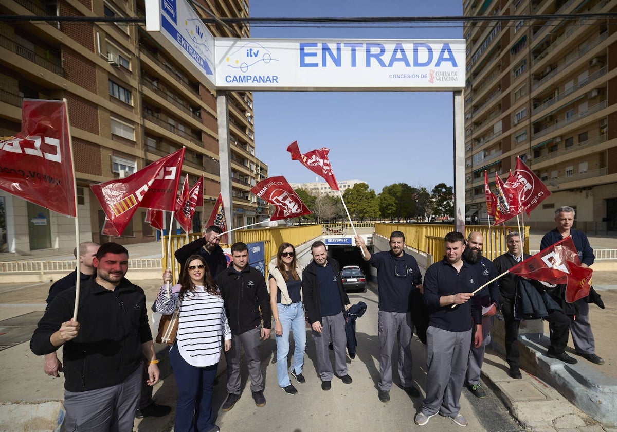 Huelga de ITV en la estación de campanar durante la gestión privada.