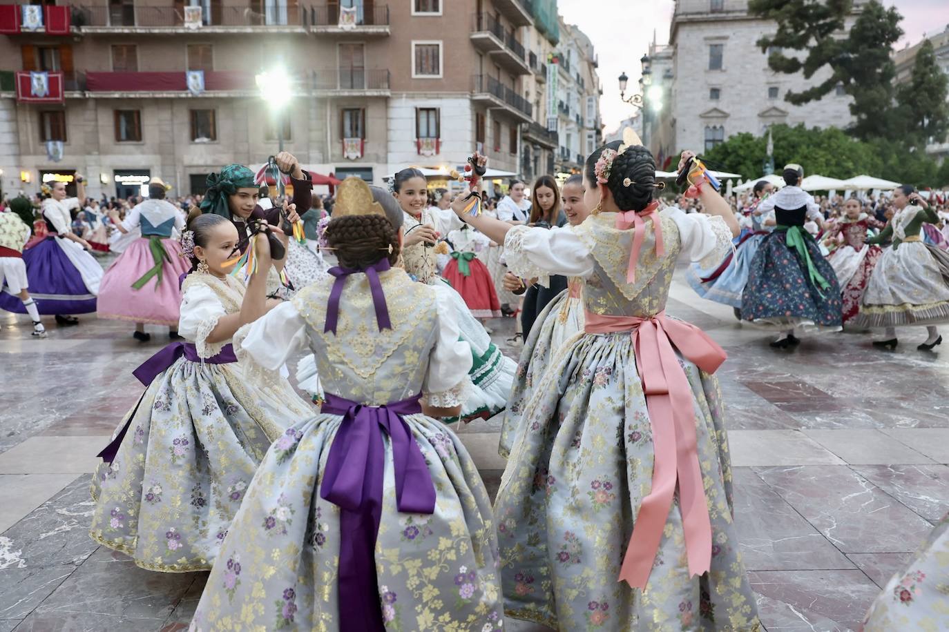 Dansà infantil a la Virgen de los Desamparados