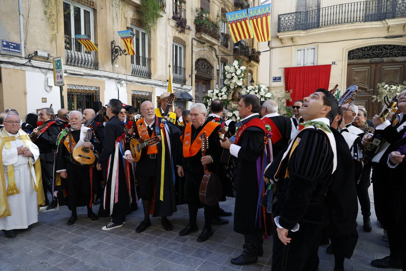 Las mejores imágenes de la procesión extraordinaria por el centenario de la Coronación de la Virgen de los Desamparados