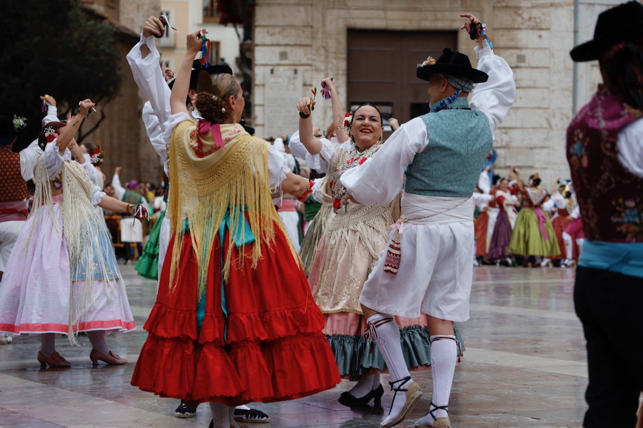 Así ha sido la dansà dels Pobles por el Centenario de la Coronación de la Virgen