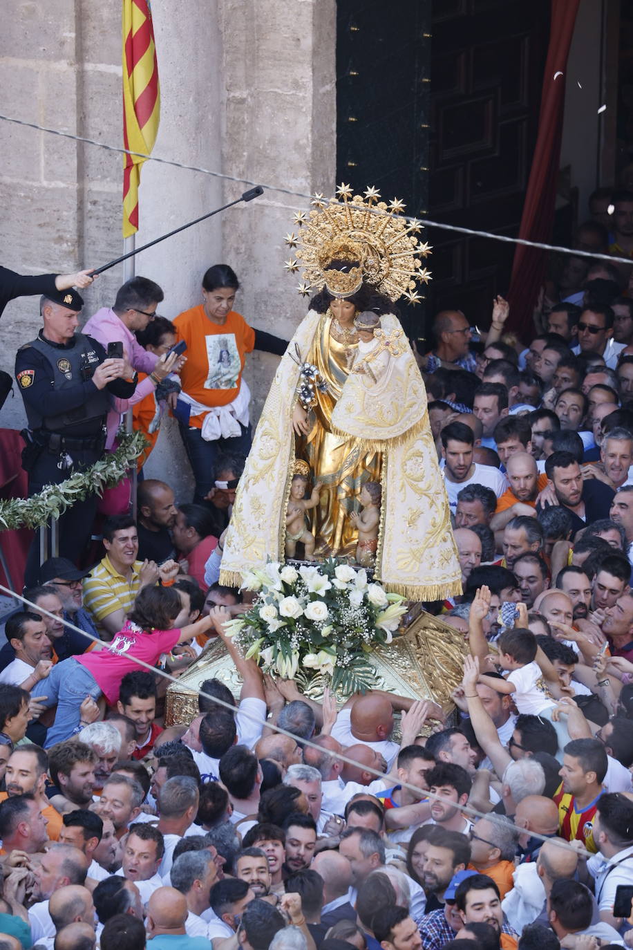 Así ha sido el Traslado de la Virgen de los Desamparados