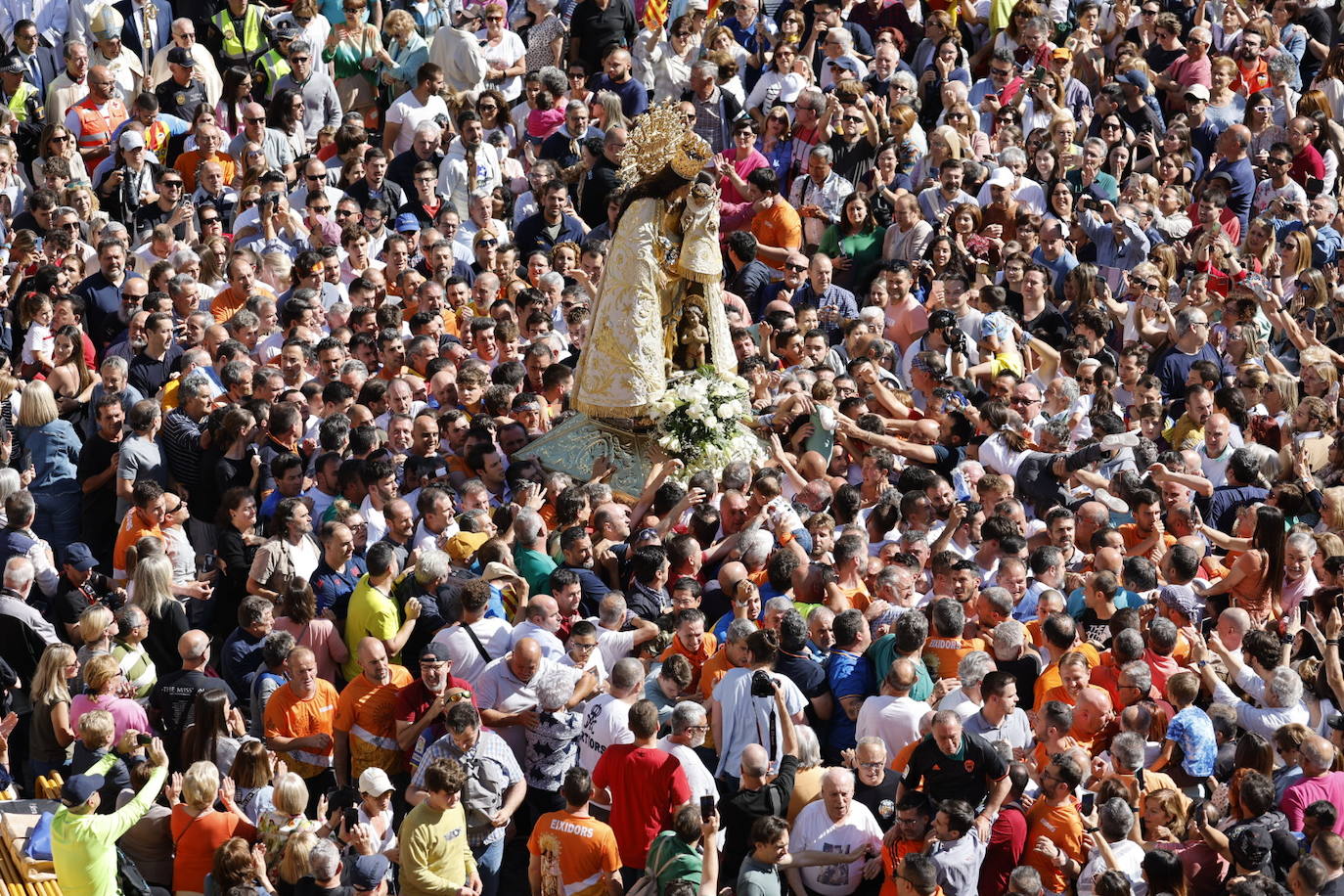 Así ha sido el Traslado de la Virgen de los Desamparados