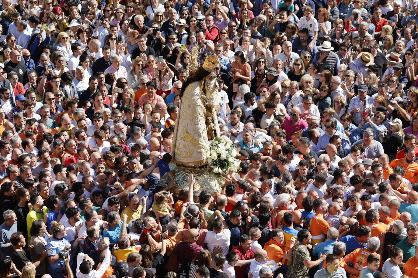 Así ha sido el Traslado de la Virgen de los Desamparados