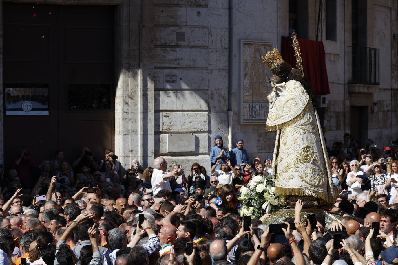 Así ha sido el Traslado de la Virgen de los Desamparados